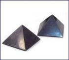 Pyramida šungit 6 cm (neleštěná)